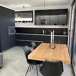 Penthouse Maus Τρογκίρ