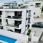 Penthouse Maus *